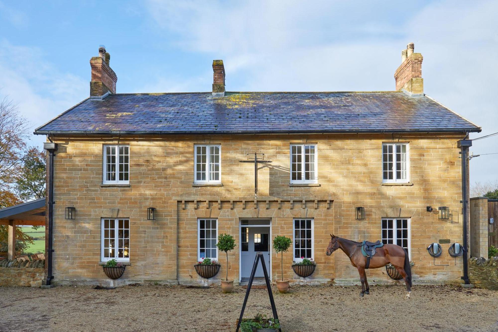 Inn The Queens Arms 4*