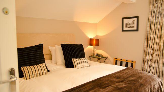 The Queens Arms Inn Poyntington
